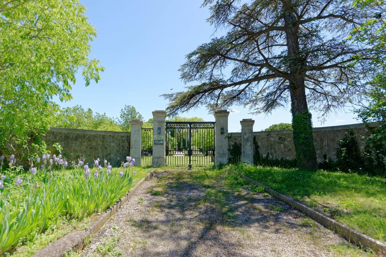 Private Furnished Apartment With All Comfort Has A Garden In A Green Space Meyreuil Exteriör bild