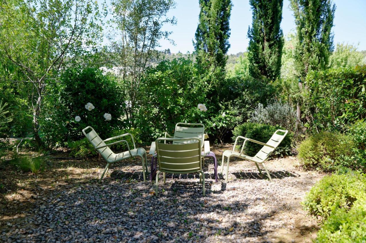 Private Furnished Apartment With All Comfort Has A Garden In A Green Space Meyreuil Exteriör bild